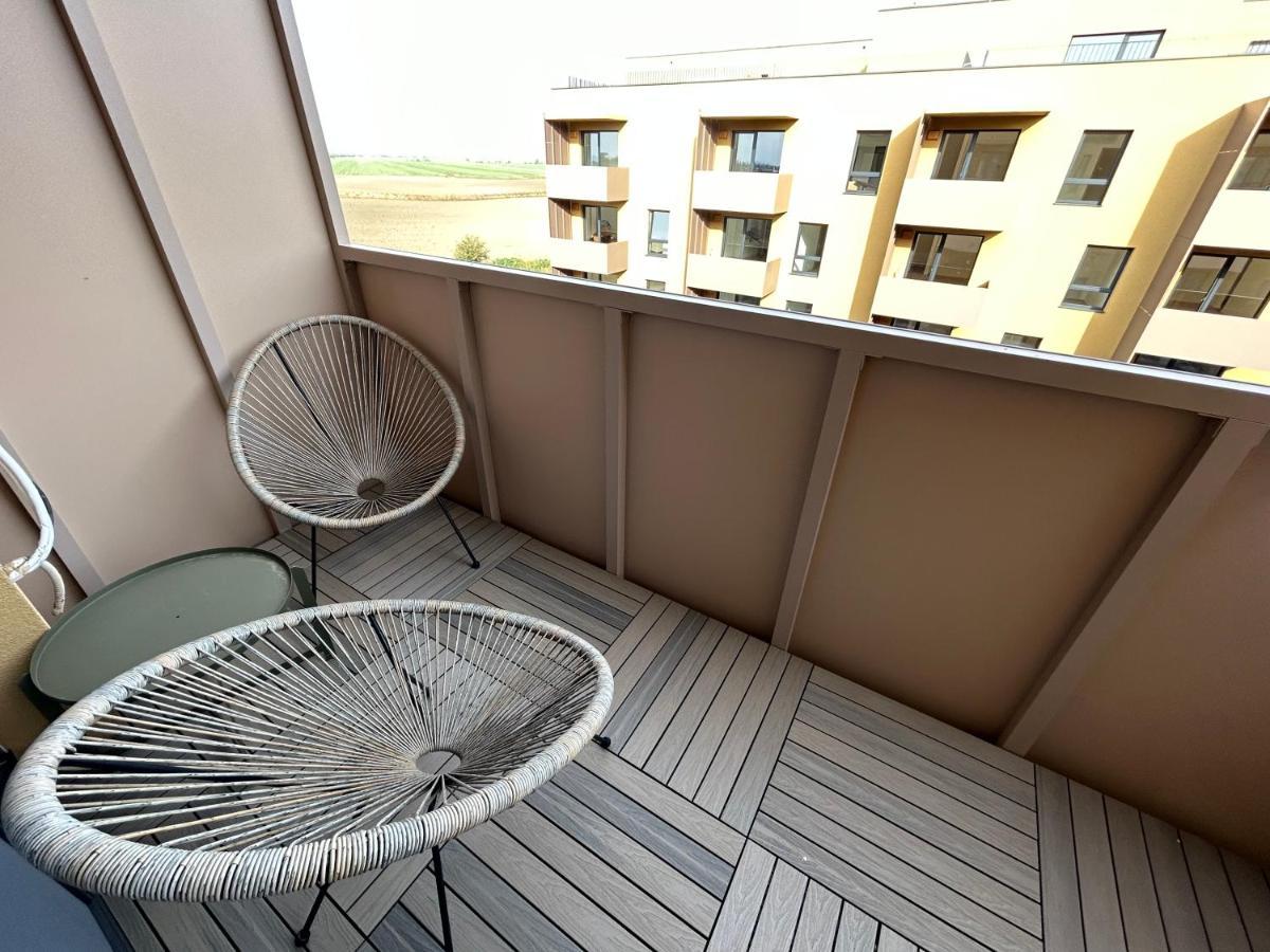 Cozy 1-Bedroom Condo Miloslavov Exterior foto